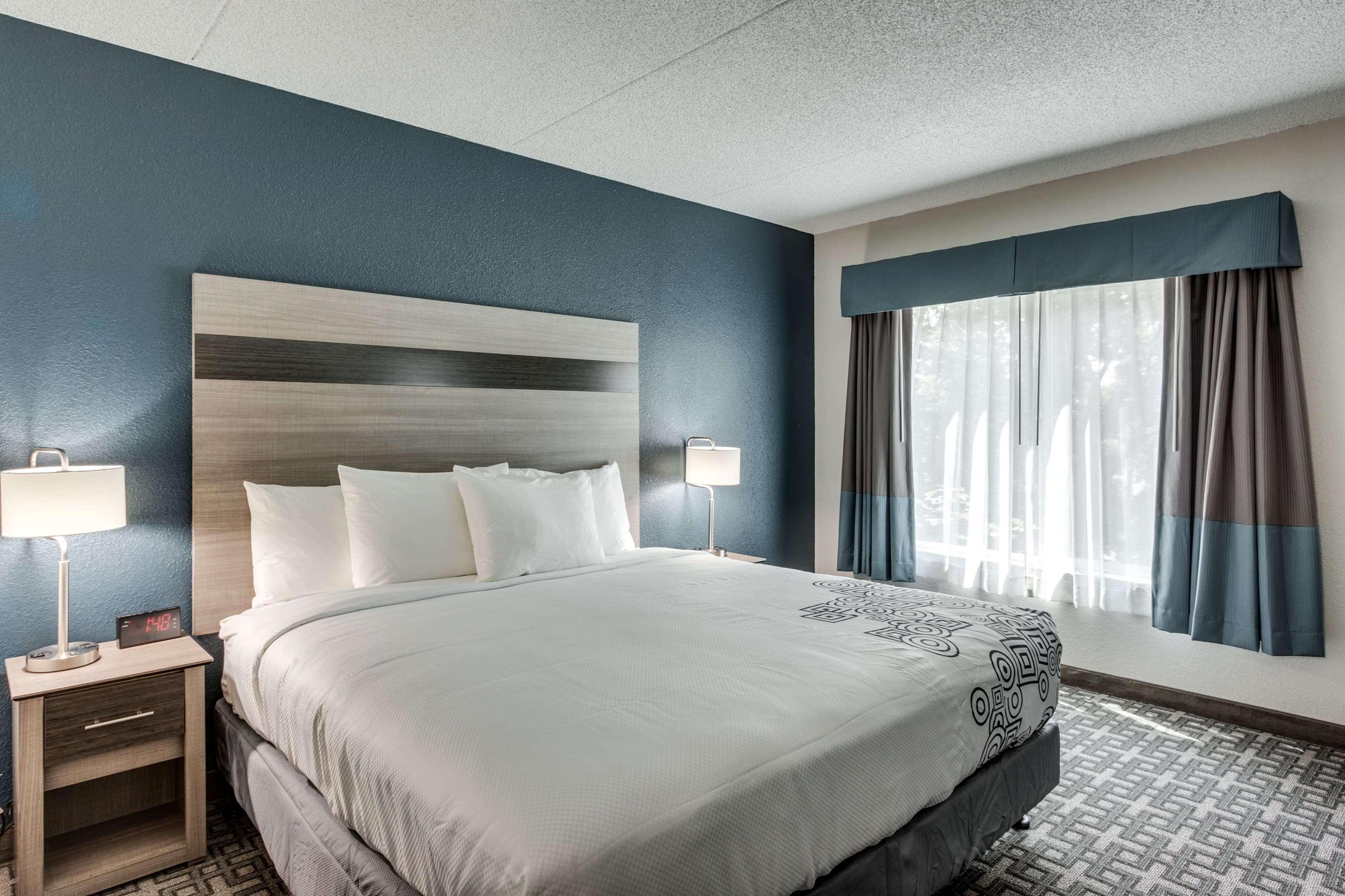Days Inn & Suites By Wyndham Spokane Exterior foto